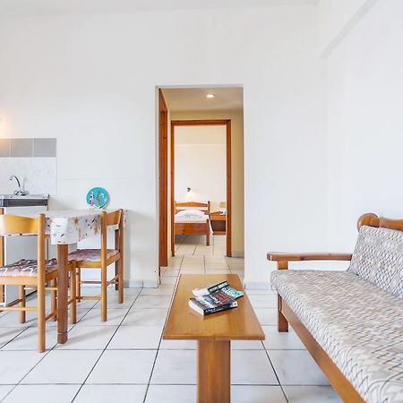 Yiannis Ηotel Finíki Kültér fotó