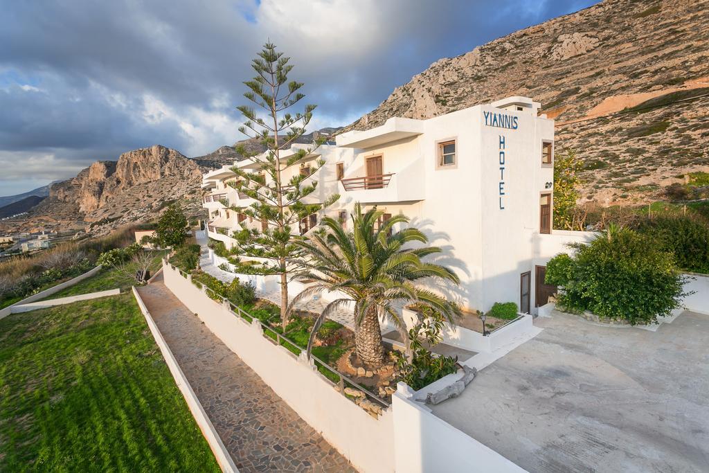 Yiannis Ηotel Finíki Kültér fotó