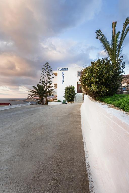 Yiannis Ηotel Finíki Kültér fotó