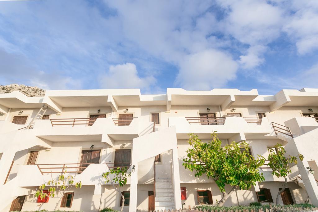 Yiannis Ηotel Finíki Kültér fotó